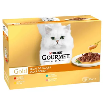 Purina Gourmet Gold Sauce Delight, 12x85g. Varieties: beef, chicken, tuna, salmon. Packaging shows a white Persian cat and served meat in sauce.