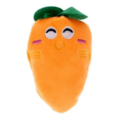 Juguete de peluche con forma de zanahoria naranja, cara bordada y hojas verdes en la parte superior.