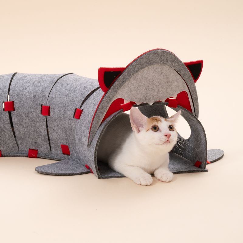 TIAKI Shark Cat Tunnel