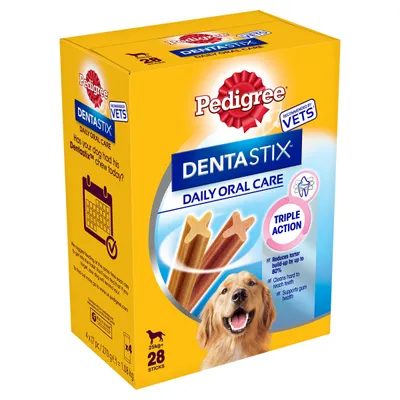 Pedigree Dentastix Daily Oral Care, Triple Action: snižuje zubní kámen až o 80 %, čistí těžko dostupné zuby, podporuje zdraví dásní. Balení 28 tyčinek pro psy od 25 kg.