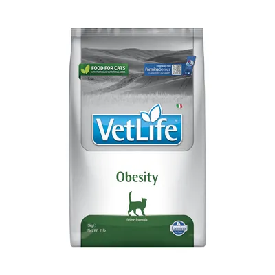 Sac de croquettes VetLife Obesity pour chats, 5 kg. Texte visible : Food for cats, feline formula, Farmina Pet Foods, Net Wt 11 lb. Drapeau italien présent.
