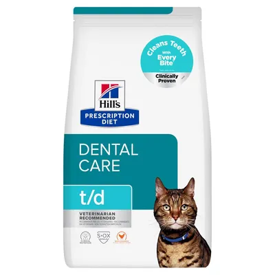 Hill's Prescription Diet Dental Care t/d, nettoie les dents à chaque bouchée, efficacité cliniquement prouvée, recommandé par les vétérinaires, illustration d'un chat sur l'emballage.