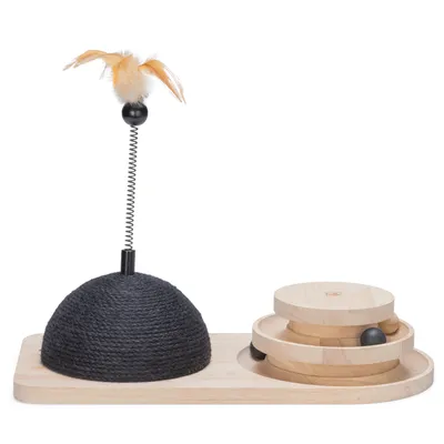 Designed by Lotte træ-legetårn & kradsebold Maia