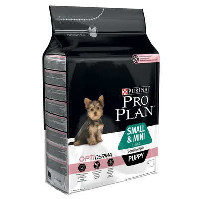 Purina Pro Plan Small & Mini 1–10 kg Sensitive Skin Puppy hundfoder, bild på valp och texten OPTIDERMA. Förpackning med information om näringsinnehåll och egenskaper.