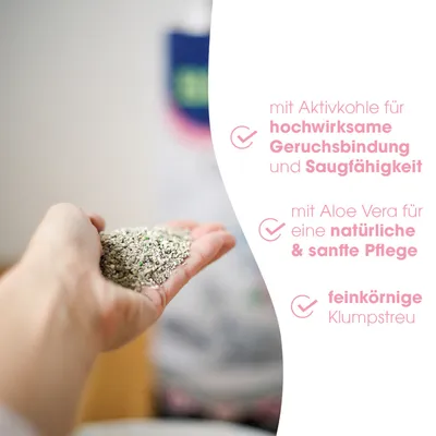 Feinkörnige Klumpstreu mit Aktivkohle für hochwirksame Geruchsbindung und Saugfähigkeit sowie Aloe Vera für natürliche und sanfte Pflege.