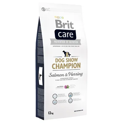 Sac Brit Care Dog Show Champion Salmon & Herring 12 kg, texte visible : Prevention by Nutrition, superpremium – no soy, beef, pork, wheat, corn, GMO, hypoallergenic formula.