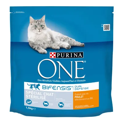 Purina ONE Bifensis Dual Defense Spécial Chat Stérilisé, 1,5 kg. Tekst po francusku: élaboré avec du poulet sélectionné et au blé. Opakowanie z wizerunkiem kota.