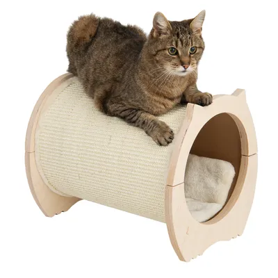 Katzenhöhle aus Holz mit Sisal-Oberfläche, geeignet zum Kratzen und Liegen. Katze liegt oben auf der Höhle, innen gepolstert mit weichem Stoff.