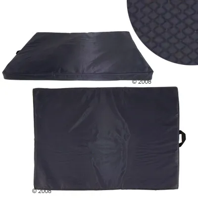 Coussin rectangulaire noir pour animaux, surface en tissu synthétique, poignée latérale visible, motif discret en relief sur le dessus, présenté de face et de dessus.