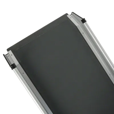SOXIT loopplank met zwart antislip oppervlak en aluminium frame, detail van bovenzijde zichtbaar.