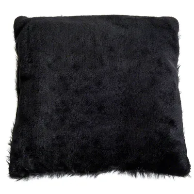 Schwarzes quadratisches Kissen mit weicher, flauschiger Oberfläche.