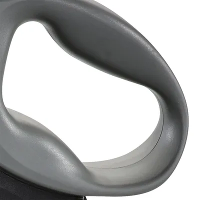 Szürke ergonomikus fogantyú, alkalmas kisállat-kiegészítők kényelmes használatához.