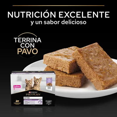Purina Pro Plan Kitten Terrina con Pavo. Nutrición excelente y un sabor delicioso. Imagen de la caja del producto y terrinas de pavo en un plato. Texto visible: isfm, sans colorants ajoutés.