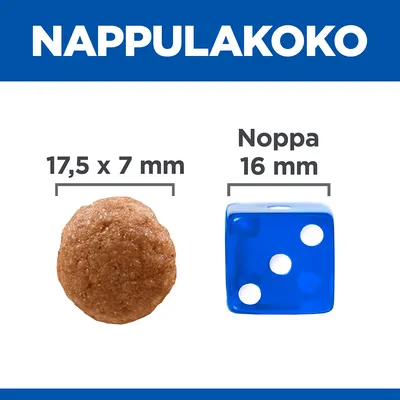 Nappulakoko: nappula 17,5 x 7 mm, vertailunoppa 16 mm. Kuvassa nappula ja sininen noppa vierekkäin koon havainnollistamiseksi.