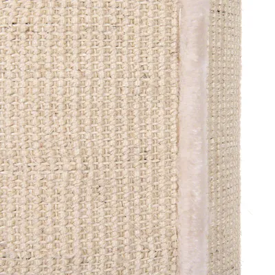 Närbild på beige sisalväv och ljus plyschkant, materialdetalj för klösmöbel eller klösbräda till katt.