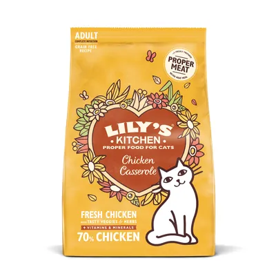Lily's Kitchen Proper Food for Cats Chicken Casserole, adult, grain free recipe, proper meat, fresh chicken with veggies & herbs, 70% chicken, vitamins & minerals visible on yellow pack