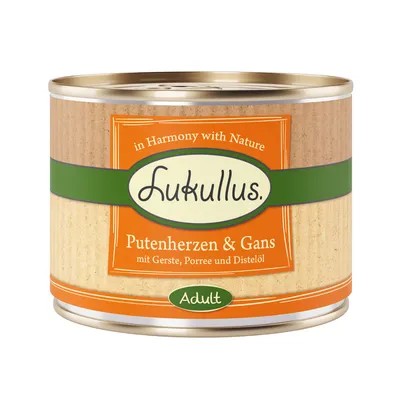 Lukullus Putenherzen & Gans, con orzo, porro e olio di cartamo. Testo visibile: in Harmony with Nature, Adult.