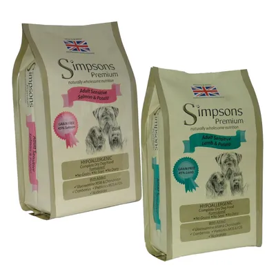 Simpsons Premium Adult Sensitive Salmon & Potato oraz Lamb & Potato, hipoalergiczna sucha karma dla psów, bezzbożowa, 45% łososia lub jagnięciny, widoczne opakowania 2 wariantów.