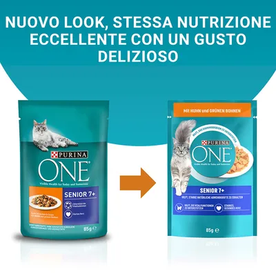 Immagine con due confezioni di Purina ONE Senior 7+ da 85 g per gatti, vecchio e nuovo look. Testo: 'Nuovo look, stessa nutrizione eccellente con un gusto delizioso'.