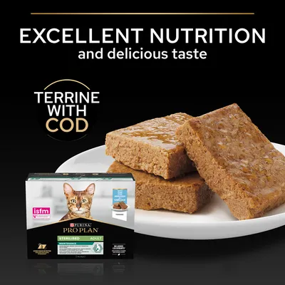 Purina Pro Plan Sterilised Adult kattmat, terrin med torsk. Text: Excellent nutrition and delicious taste, Terrine with cod. Förpackning och tre bitar terrin på tallrik syns.