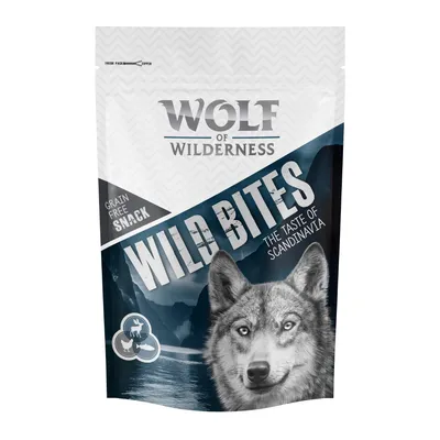 Sachet Wolf of Wilderness Wild Bites, texte visible : Grain Free Snack, The Taste of Scandinavia, illustration de tête de loup et pictogrammes chien et chat.