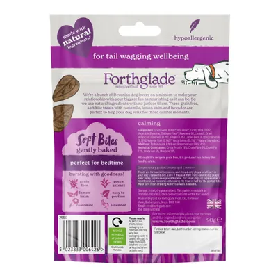 Forthglade Soft Bites gently baked calming treats, grain free, with chamomile, lemon balm and lavender. Perfect for bedtime. Hypoallergenic, made with natural ingredients. 90g pack.