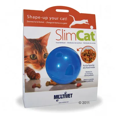 SlimCat ruokinta-automaatti kuivaruoalle. Pakkauksessa sininen pallo ja kissa. Teksti: 'Shape-up your cat!' sekä ohje kuivaruoan täyttämiseen.