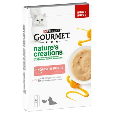 Purina Gourmet nature's creations Exquisite Puree Snack, с лососем и морковью. Упаковка 5×10 г. Видна миска с пюре и изображение белой кошки. Текст на итальянском и испанском.