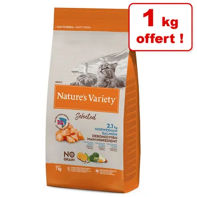 Sac de croquettes Nature's Variety Selected pour chat adulte, saumon norvégien 2,1 kg, sans céréales, 7 kg. Texte visible : 1 kg offert !