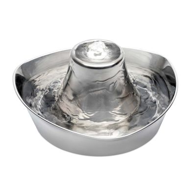 Drinkfontein van roestvrij staal met bruisend water, ronde schaal en verhoogd middengedeelte.