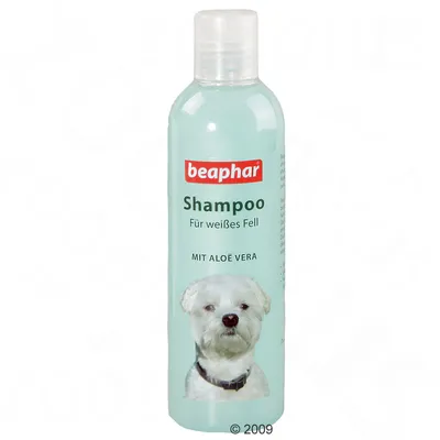 beaphar Shampoo Für weißes Fell MIT ALOË VERA, flaske med billede af hvid hund på forsiden. Tekst på tysk.