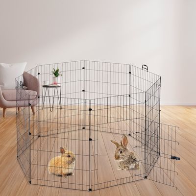 Țarc metalic octogonal cu pereți din grilaj și ușă, potrivit pentru animale de companie. Construcție robustă cu închidere sigură.