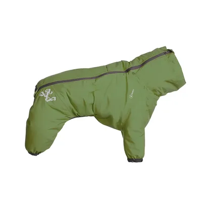 Grön hundjacka med huva, dragkedja och reflekterande logotyp på sidan. Grön hundjacka med huva, dragkedja och reflekterande logotyp på sidan.