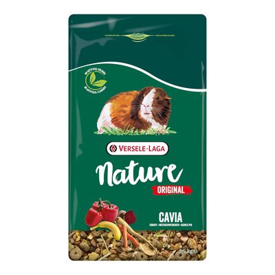 Versele-Laga Nature Original Cavia, 2,5 kg. Ei keinotekoisia värejä tai aromeja. Kuvassa näkyvät paprika, banaani ja ruokapalat.