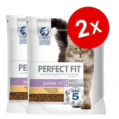 2 paquets de croquettes PERFECT FIT junior <1 riche en poulet pour chat, mention total 5 visible sur l’emballage. 2 paquets de croquettes PERFECT FIT junior <1 riche en poulet pour chat, mention total 5 visible sur l’emballage.