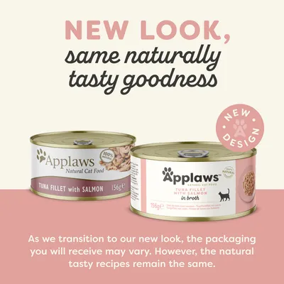 Dvě konzervy Applaws Natural Cat Food Tuna Fillet with Salmon 156 g, starý a nový design obalu. Text: NEW LOOK, same naturally tasty goodness, NEW DESIGN.