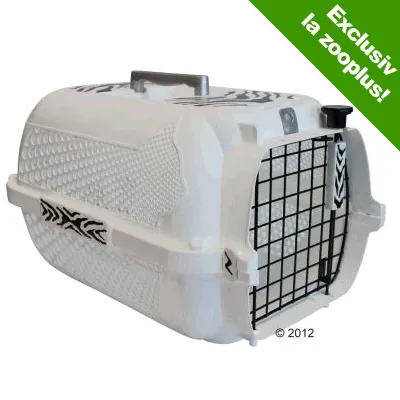 Cușcă de transport din plastic alb cu mâner gri și ușă metalică neagră, inscripție vizibilă: Exclusiv la zooplus! în colțul verde dreapta sus. Cușcă de transport din plastic alb cu mâner gri și ușă metalică neagră, inscripție vizibilă: Exclusiv la zooplus! în colțul verde dreapta sus.