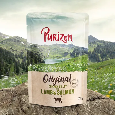 Purizon Original Chicken Fillet with Lamb & Salmon macskaeledel, 70 g. Felirat: 14% high quality protein. Zöld hegyvidéki háttér a csomagoláson.
