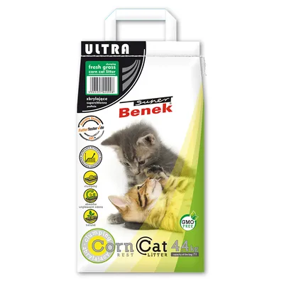 Super Benek Ultra Corn Cat Litter, fresh grass, 4,4 kg. Tekstit: clumping, absorbs unpleasant odors, natural, GMO free. Kuvassa kaksi kissaa pakkauksessa.