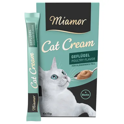 Miamor Cat Cream s perutnino, za sijočo dlako, z biotinom. Paket vsebuje 6x15g porcioniranih palčk.