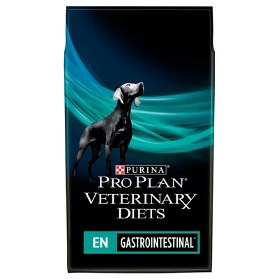 Purina Pro Plan Veterinary Diets EN Gastrointestinal -koiranruokapakkaus, musta tausta, koiran kuva, tuotteen nimi ja teksti näkyvissä etupuolella.