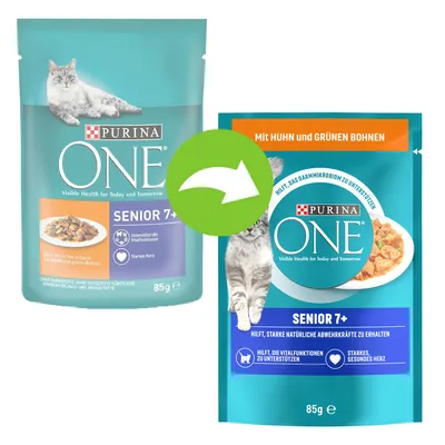 Två förpackningar Purina ONE Senior 7+ kattmat, 85 g. Vänster: äldre design med text på tyska. Höger: ny design med orange band och text på tyska. Grön pil visar förändring.
