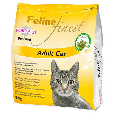 PORTA 21 Feline Finest Adult Cat száraztáp, 2 kg-os csomag, sárga-fehér zacskóban, macska képpel és látható összetevőkkel angolul, Pet Food felirattal.
