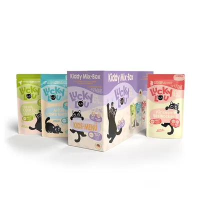 Lucky Lou Kiddy Mix-Box με Kids-Menü για γατάκια. Μεμονωμένες συσκευασίες: 'Für die kühlen Katzch', 'Ahoi kleiner Matrose', 'Für kleine Nesthocker'. Made in Germany, 125g ανά σακουλάκι.