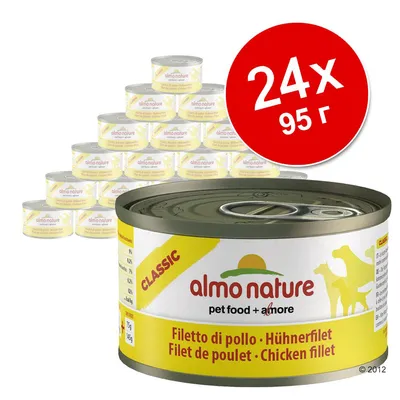 24 банки по 95 г. Almo Nature Classic, куриное филе. Видны надписи: Filetto di pollo, Hühnerfilet, Filet de poulet, Chicken fillet. Упаковка с изображением собак и кошки.