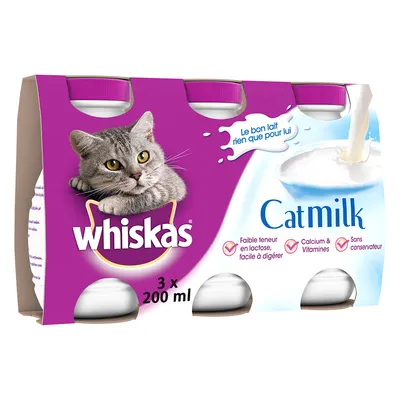 Pack de 3 bouteilles Whiskas Catmilk 200 ml, faible teneur en lactose, facile à digérer, calcium et vitamines, sans conservateur. Texte : Le bon lait rien que pour lui.