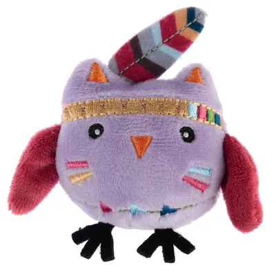 Juguete de peluche lila en forma de búho con alas rojas, pluma multicolor y detalles bordados. Adecuado para mascotas.