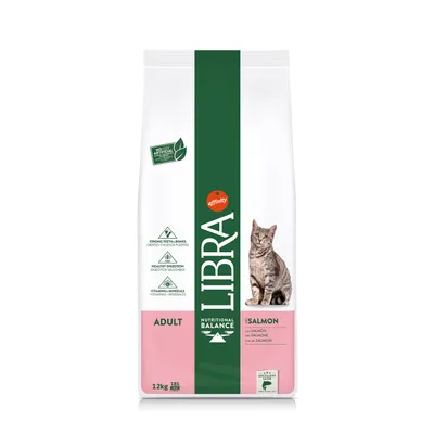 Zak Libra Adult kattenvoer met zalm, 12 kg. Tekst: 'No sign artificial', 'Strong teeth & bones', 'Healthy digestion', 'Vitamins + minerals', afbeelding kat op de verpakking. Zak Libra Adult kattenvoer met zalm, 12 kg. Tekst: 'No sign artificial', 'Strong teeth & bones', 'Healthy digestion', 'Vitamins + minerals', afbeelding kat op de verpakking.