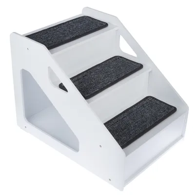 Weisse Treppe mit drei Stufen, jede mit grauem Teppichbelag. Seitenwände mit Grifföffnungen für einfachen Transport. Weisse Treppe mit drei Stufen, jede mit grauem Teppichbelag. Seitenwände mit Grifföffnungen für einfachen Transport.