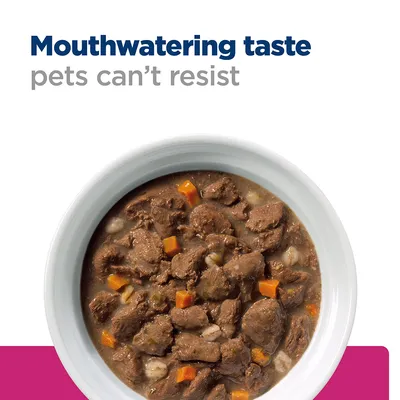 Tekst na slici: 'Mouthwatering taste pets can't resist'. Prikaz zdjele s komadićima mesa i povrća u umaku. Tekst je na engleskom jeziku.